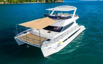 Flybridge Catamaran 52