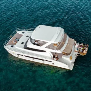 Flybridge Catamaran 52